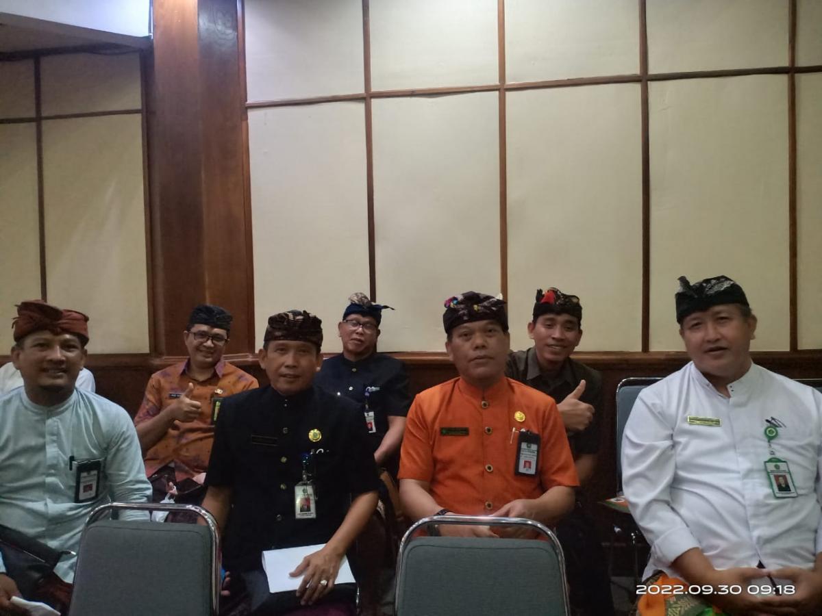 Seminar dengan tema “Eksistensi Pasraman Dalam Penguatan Adat, Agama, Seni, Tradisi dan Budaya di Bali”