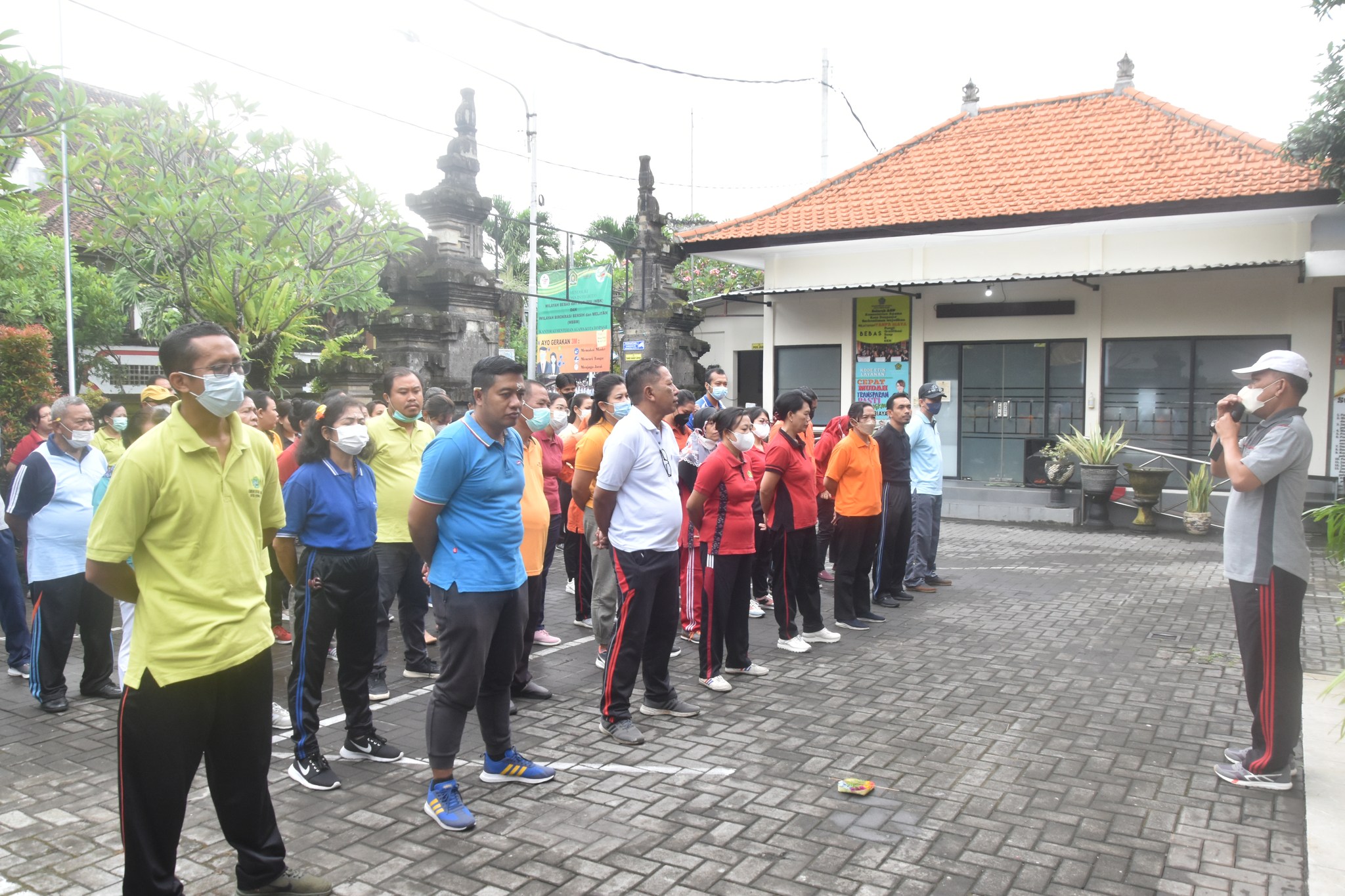 Briefing Jumat, Jaga Kesehatan Ikuti Senam Sehat