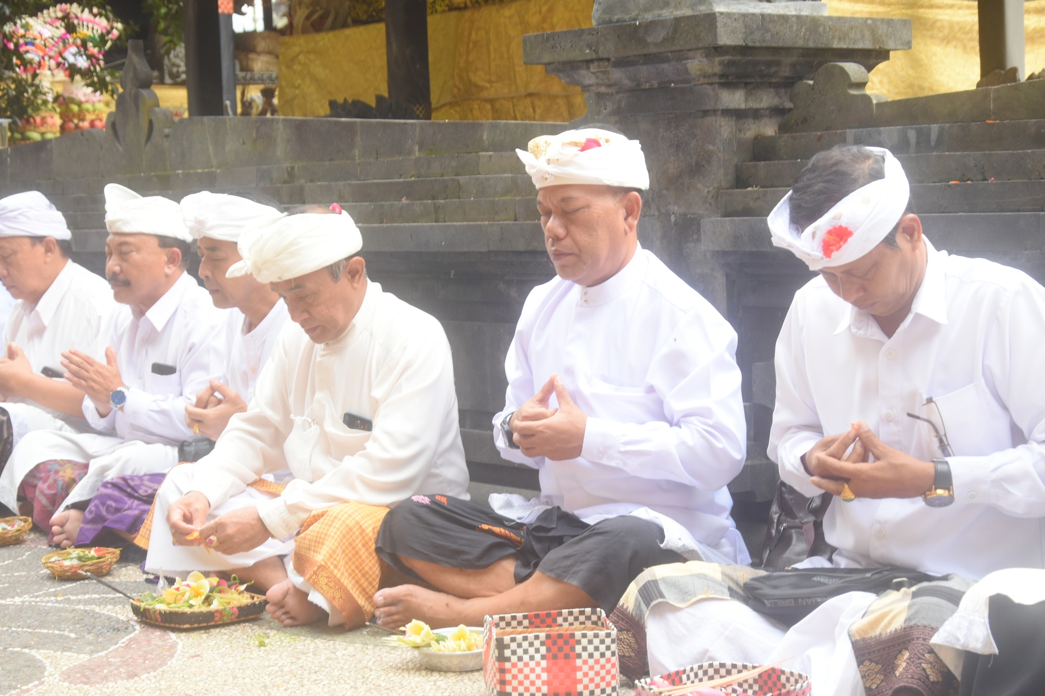 Bhakti Penganyar Kota Denpasar di Pura Ulun Danu Desa Adat Songan Kintamani