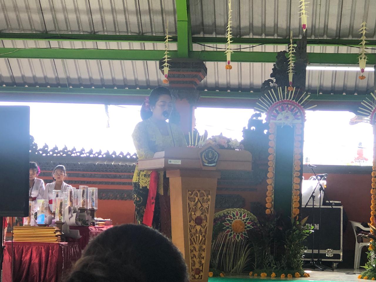 Kasi Urusan Agama Hindu Hadir Sebagai Pembaca Doa Pada Peringatan Hari Ibu ke-94 Tahun 2022 di DPPPAPPKB
