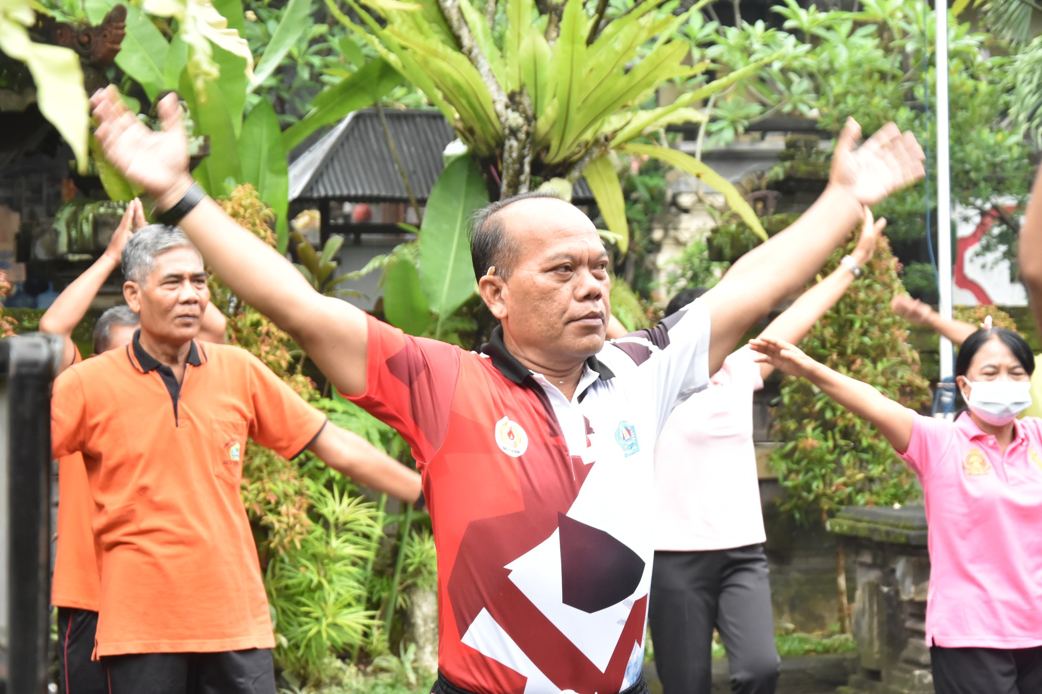 Senam Sehat di Hari Jumat