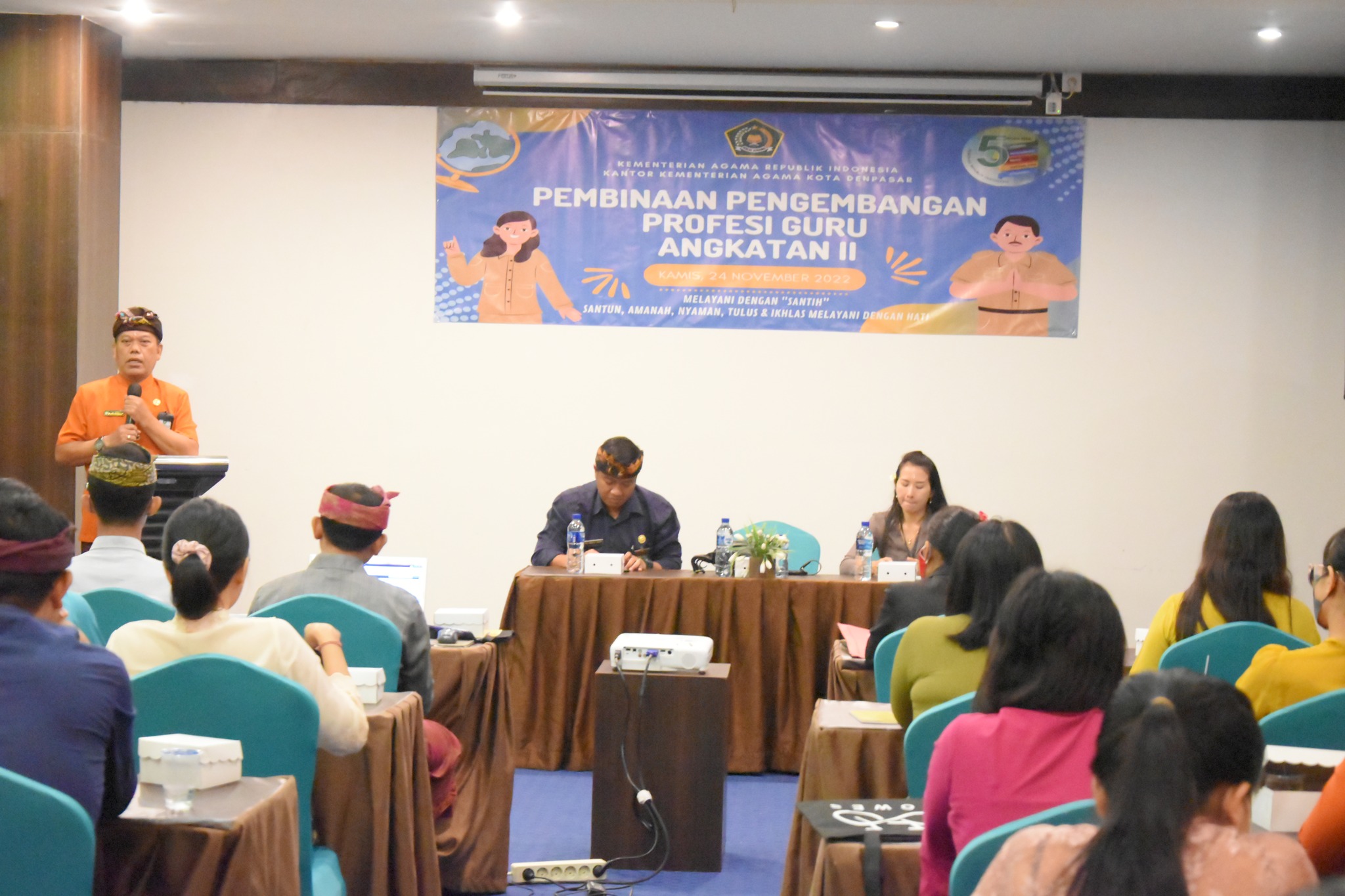Pembinaan Pengembangan Profesi Guru Agama Hindu Angkatan II
