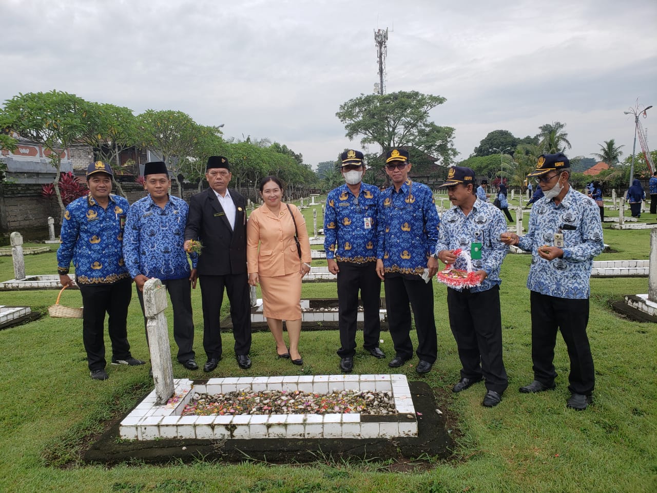 Sambut Peringatan HAB ke-77 Kementerian Agama RI, Kemenag Kota Denpasar Melaksanakan Ziarah di TMP Pancaka Tirta Tabanan