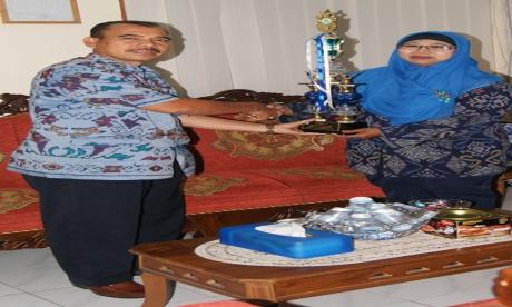 Guru Berprestasi Lomba Senam Sehat Ceria