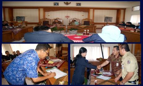 Pejabat Kemenag Kota Denpasar Tanda Tangani Pakta Integritas