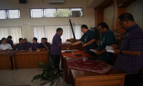 Tenaga Honorer Terima SK