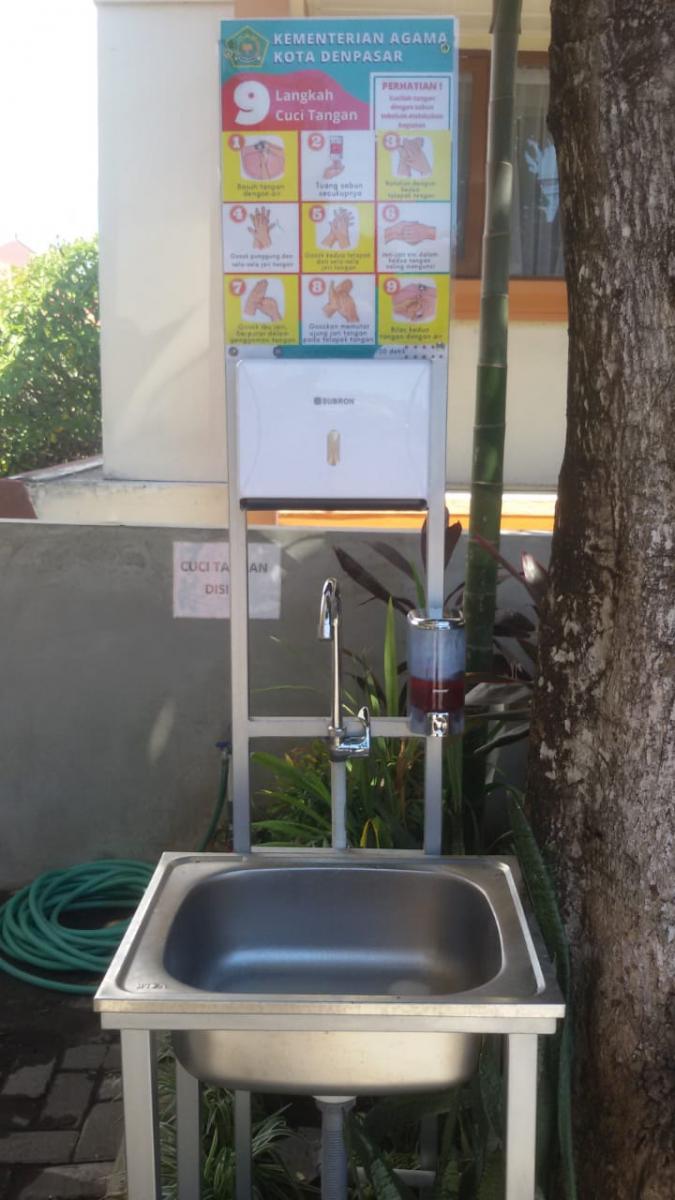 ASN Wajib Mencuci Tangan Sebelum Memasuki Ruang Kerja