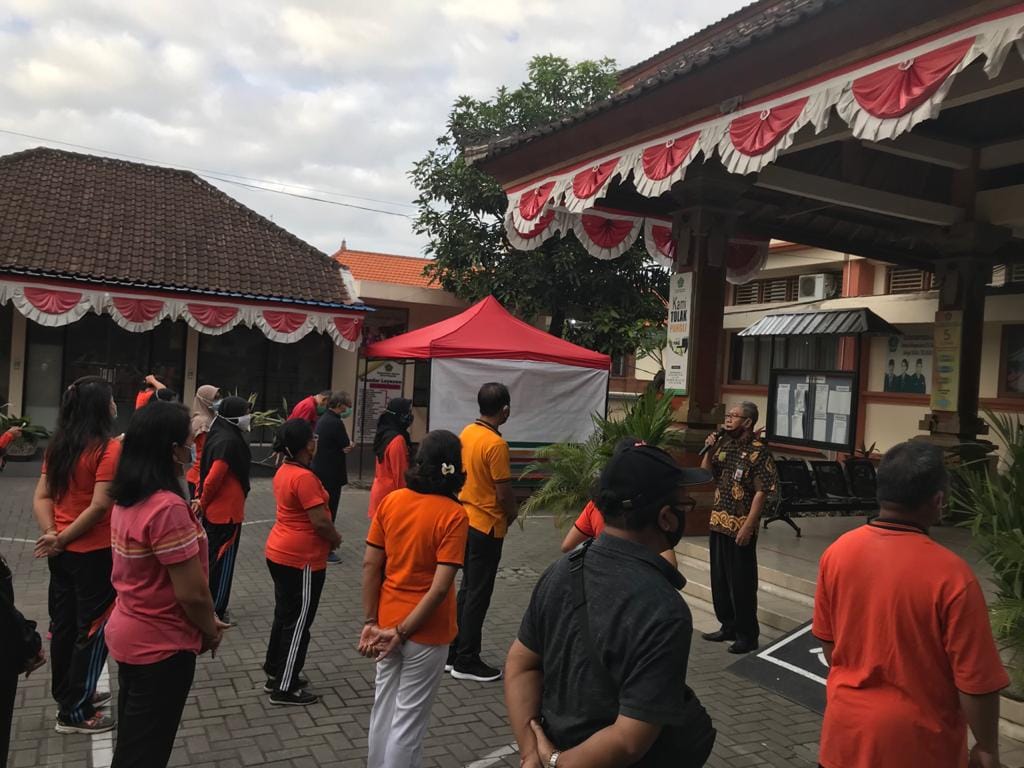 Briefing Bersama di Hari Jumat