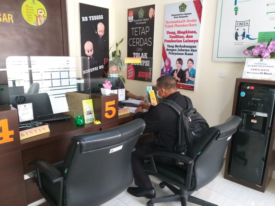 Semangat Kamis, Petugas PTSP Tetap SANTIH Melayani