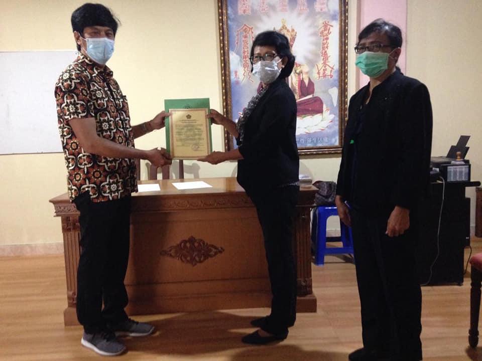 Penyerahan Ijin Operasional SMB di Vihara Paramita Bali