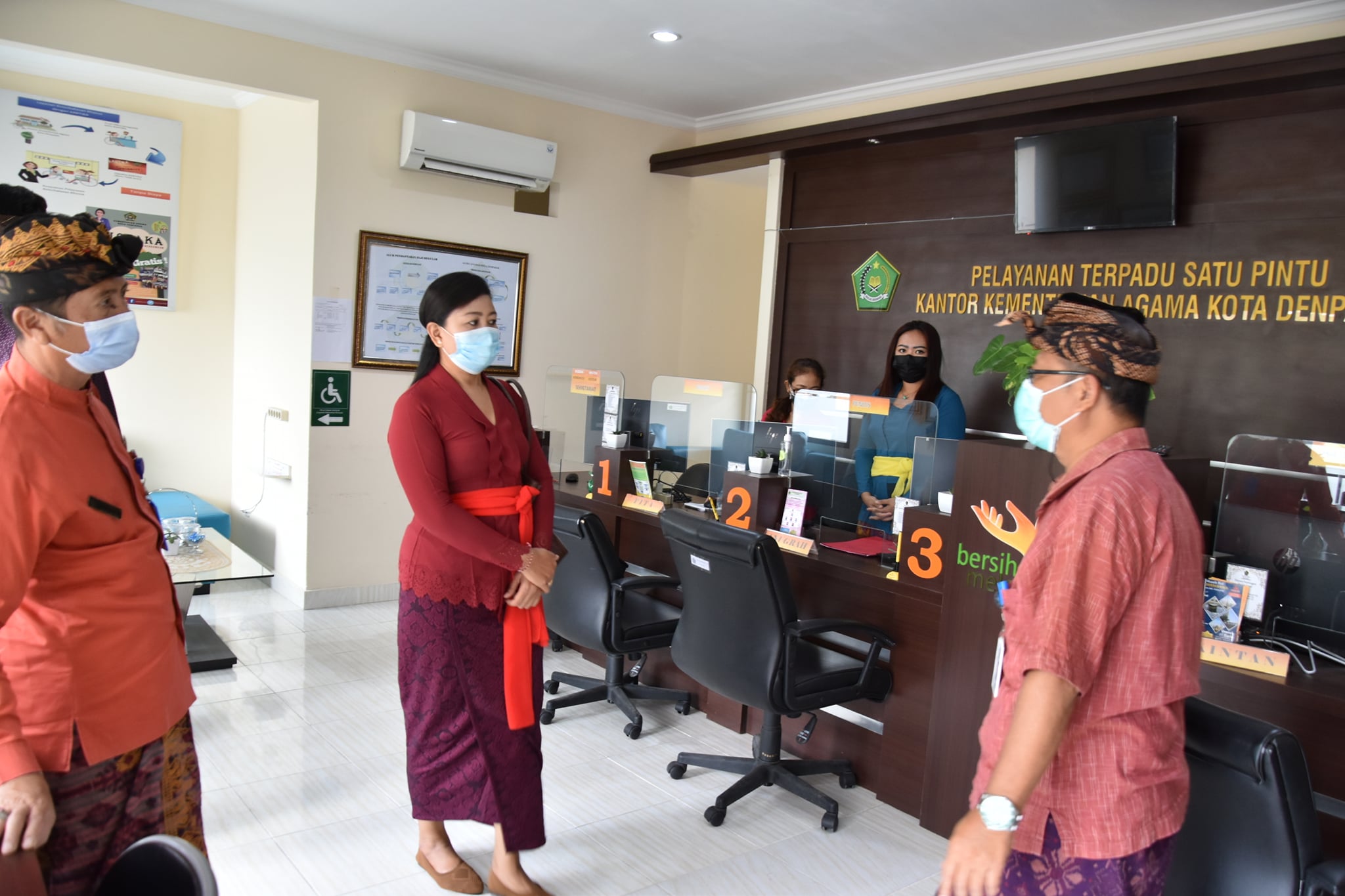 Tim ZI Kemenag Kabupaten Klungkung Lakukan Monitoring ke ruang PTSP