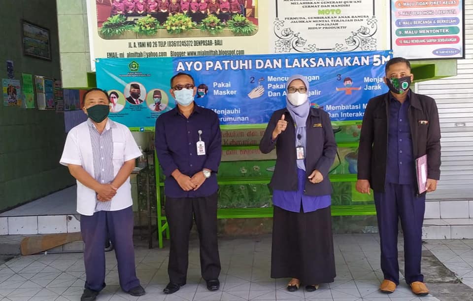 Kepala Kantor Lakukan Monitoring Penerapan Prokes 5M di MI Al-Miftah