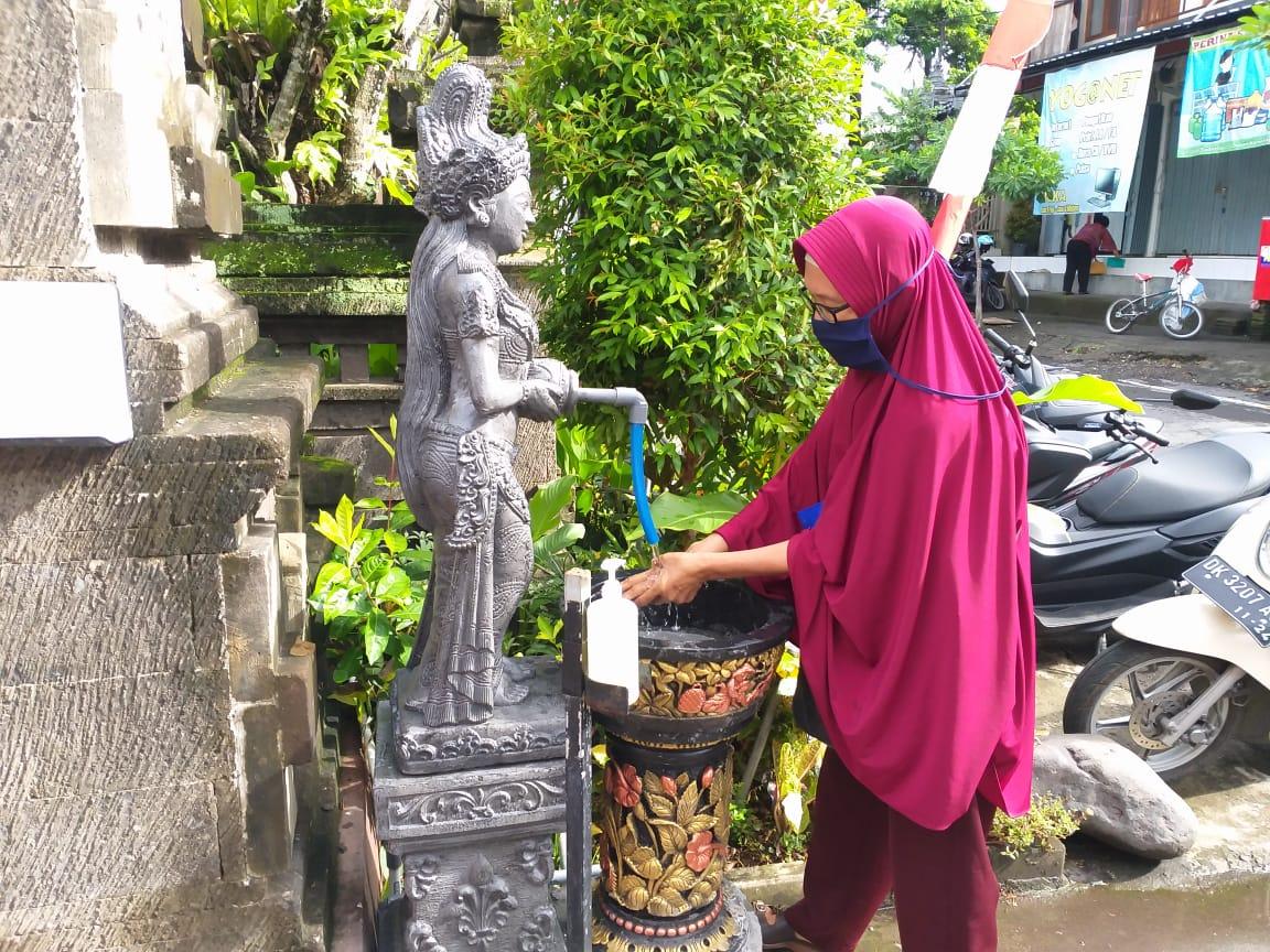 Perhatikan Kebersihan Tangan Sebelum dan Sesudah Melakukan Aktivitas       