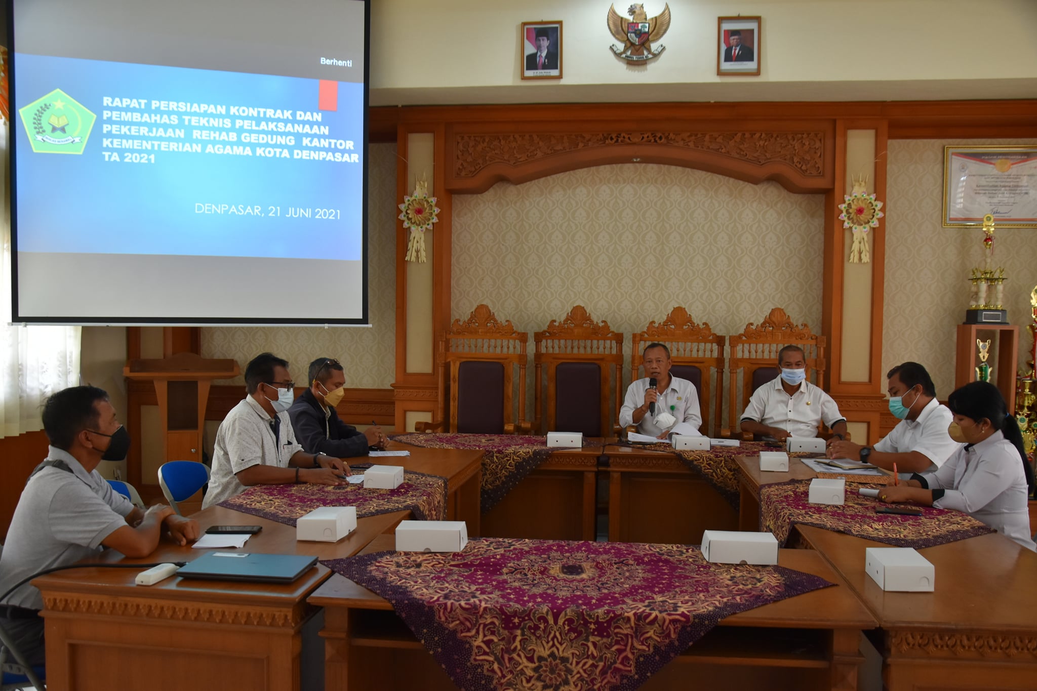 Rapat Persiapan Kontrak dan Pembahas Teknik Pelaksanaan Pekerjaan Rehab Gedung Kantor Kementerian Agama Kota Denpasar Tahun 2021