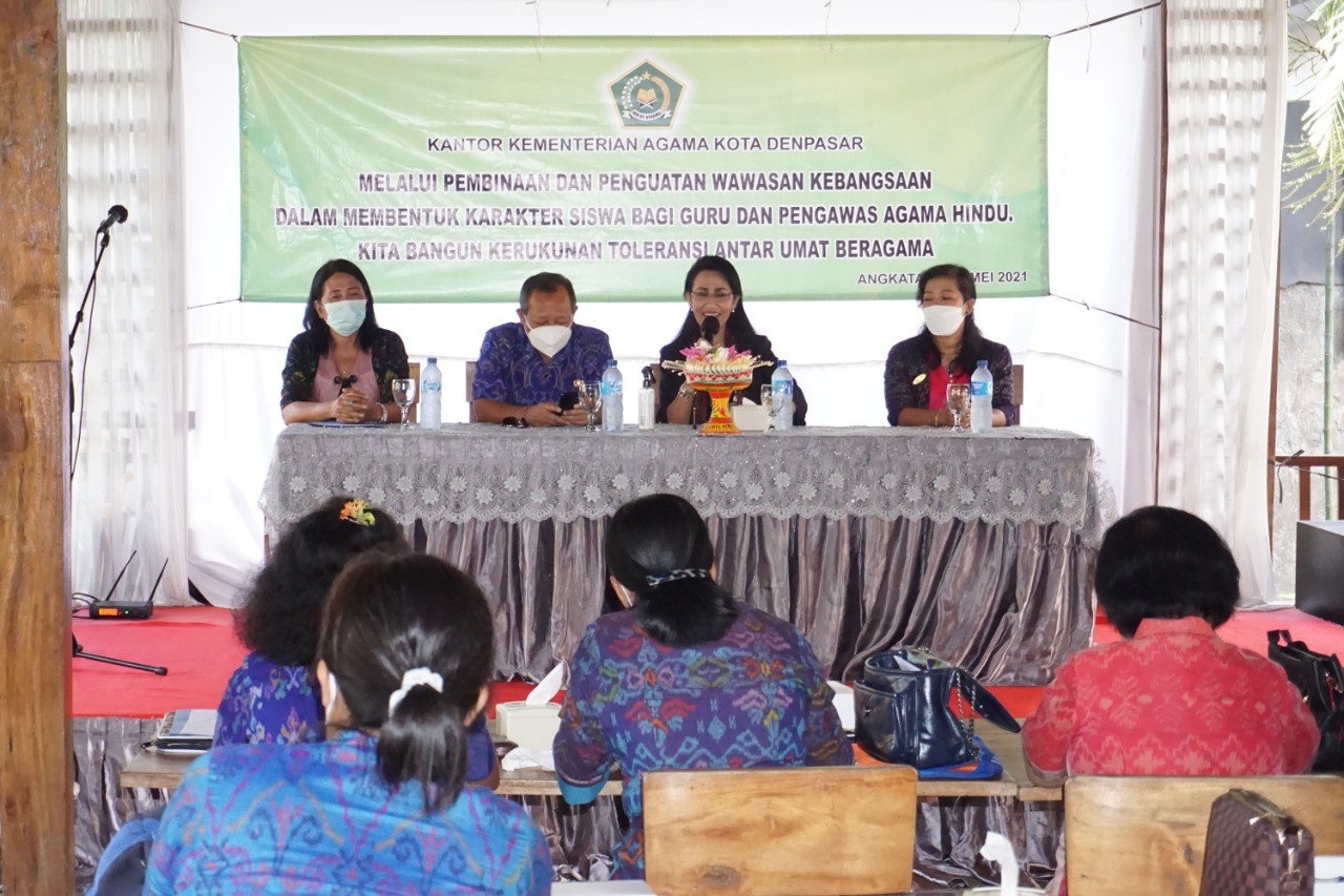 Pembinaan dan Penguatan Wawasan Kebangsaan Dalam Membentuk Karakter Siswa Bagi Guru dan Pengawas Agama Hindu