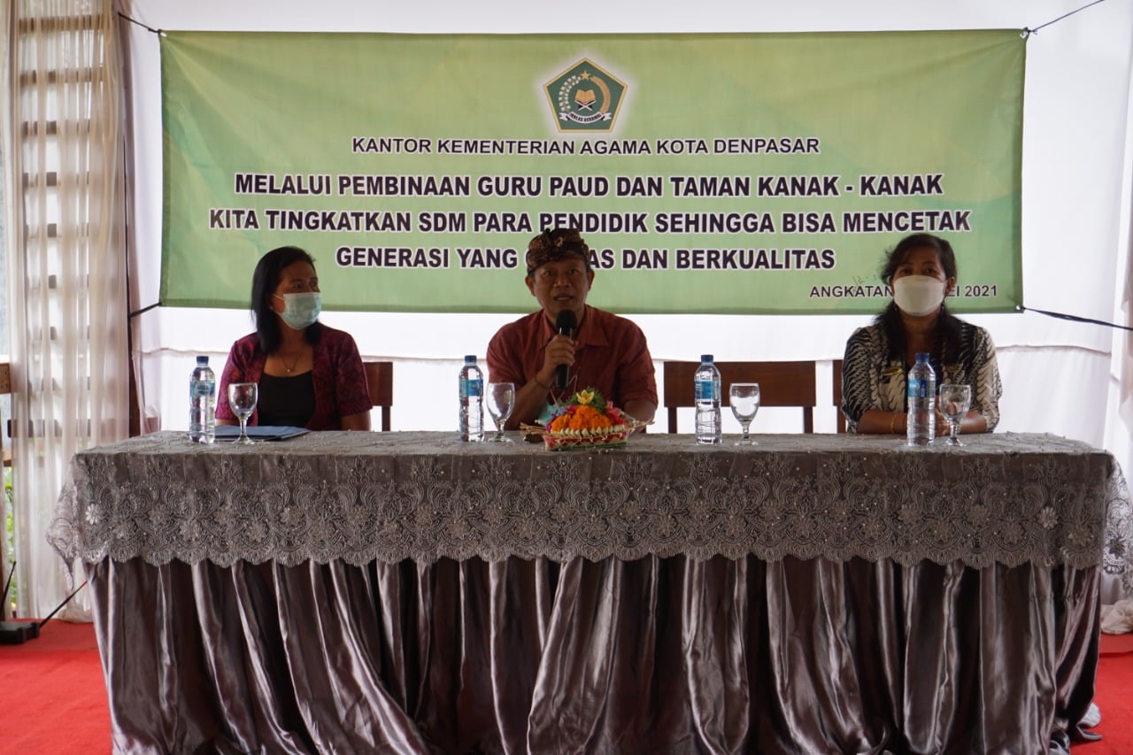 Bidang Pendidikan Agama Hindu Laksanakan Pembinaan Guru PAUD dan Taman Kanak-Kanak Angkatan I