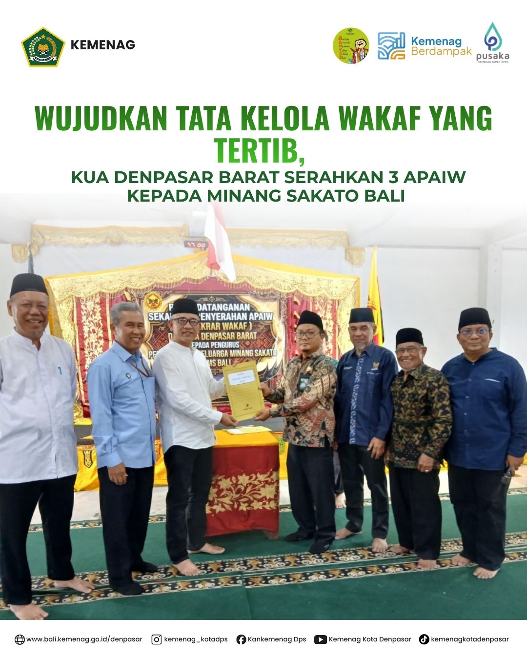 Wujudkan Tata Kelola Wakaf yang Tertib, KUA Denpasar Barat Serahkan 3 APAIW kepada Minang Sakato Bali 